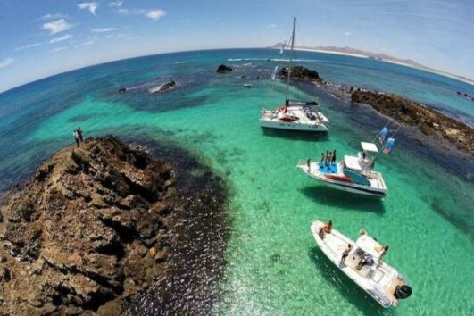 catamarán isla de lobos