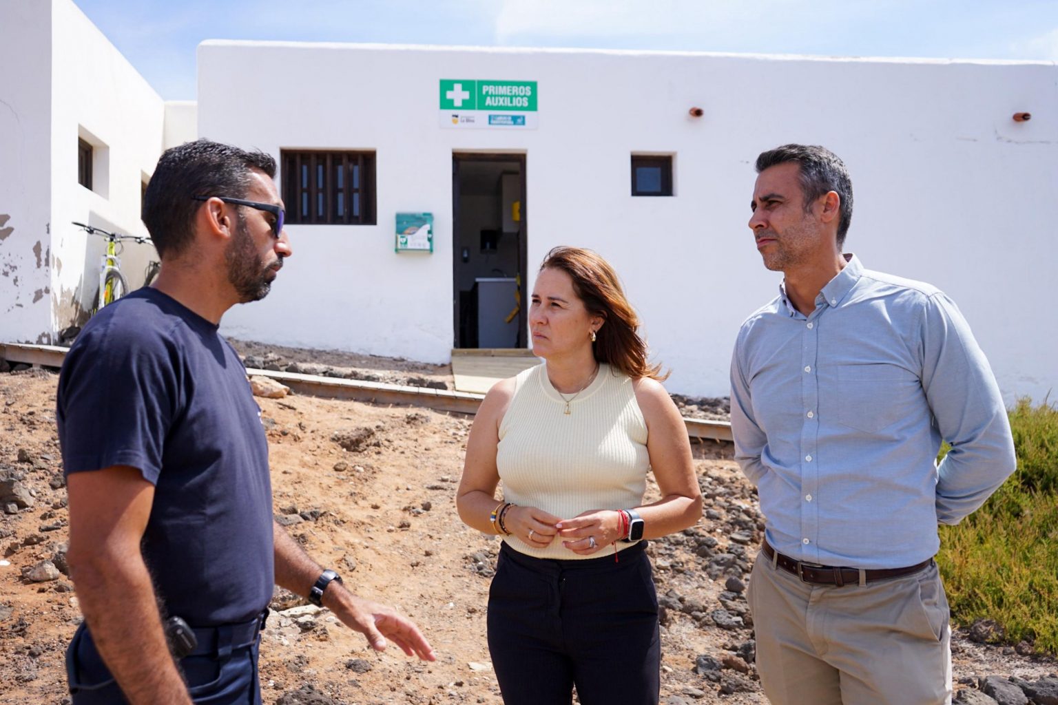 La Oliva opens a first aid post on Lobos Island.